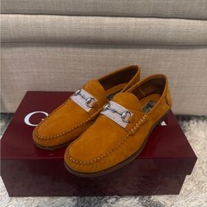 Gucci Women Gigi loafer 6.5= 7US